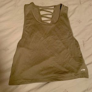 Workout crop tank top size M